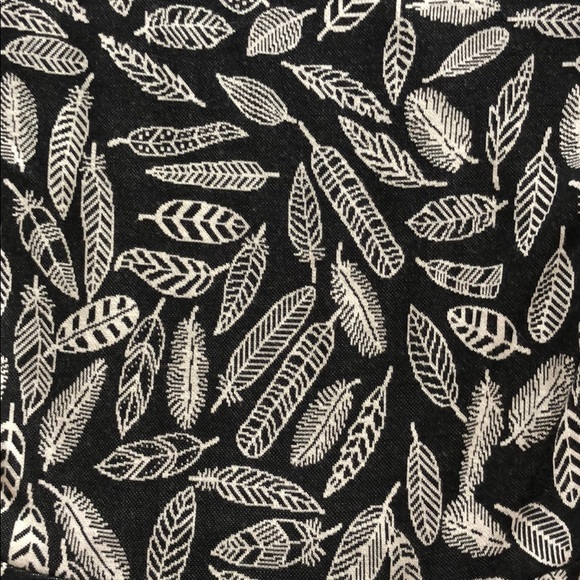 NWT Small LulaRoe Nicole Charcoal Grey w/ Feathers - Picture 2 of 5